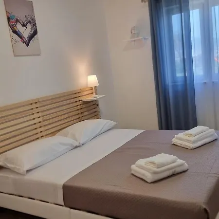 ベッド・アンド・ブレックファスト Fly