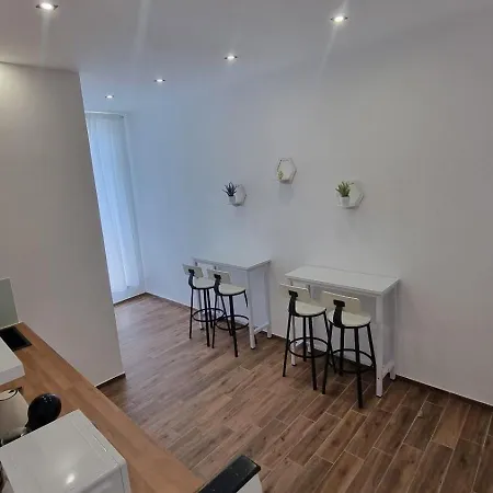 Fly Bed & Breakfast Neapol