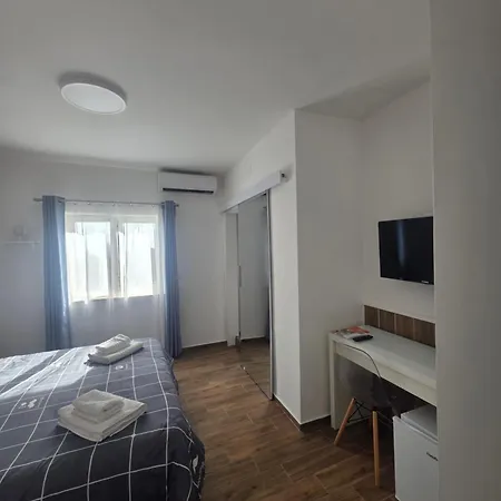 Fly Bed & Breakfast 3*